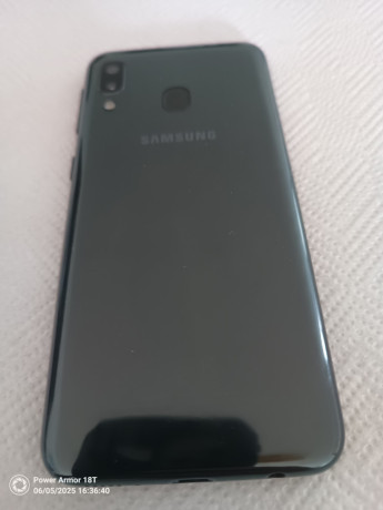 samsung-galaxy-a20e-big-1